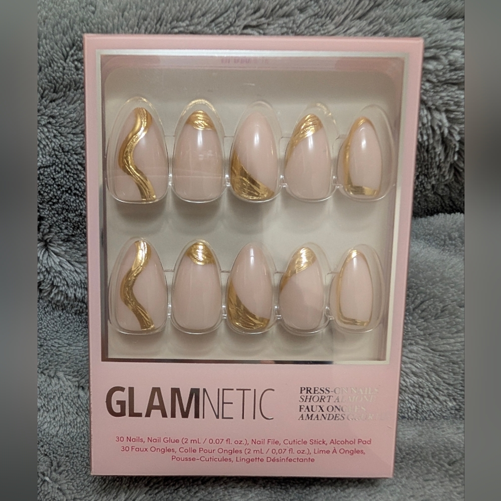 New Glamnetic Press-On Nails Material Girl